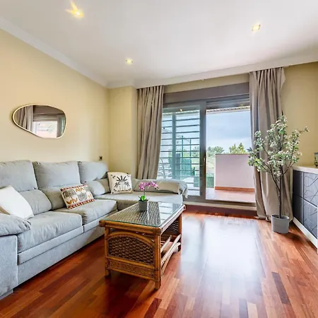 Malagasuite Pinillo Padel & Parking Apartament *